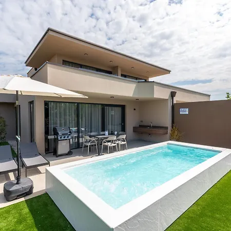 Quercus Village With Private Pool Novigrad Istria