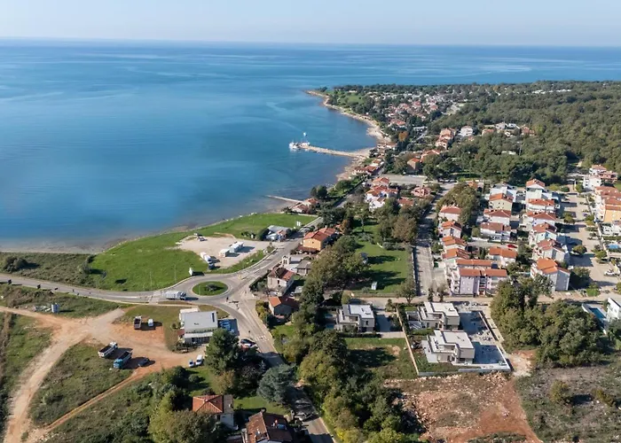 Lägenhet Quercus Village With Private Pool