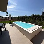 Quercus Village With Private Pool Διαμέρισμα
