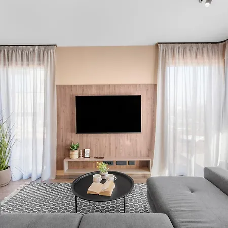 Quercus Village With Private Pool Apartment *