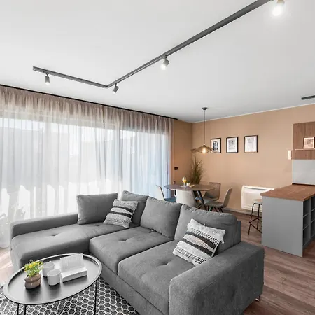Quercus Village With Private Pool Apartment *