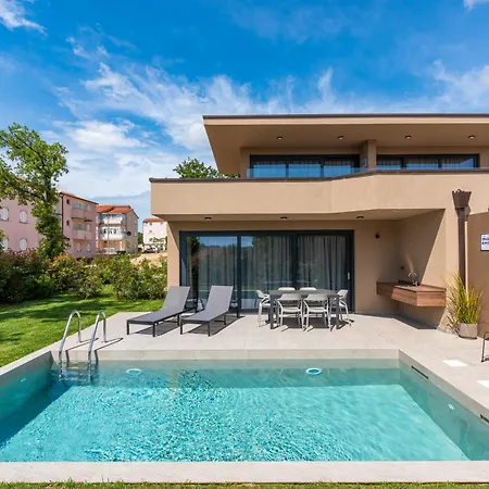 Apartment Quercus Village With Private Pool